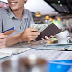 Peluang & Tantangan Perbankan Menghadapi Perkembangan Usaha Financial Technology (FINTECH)